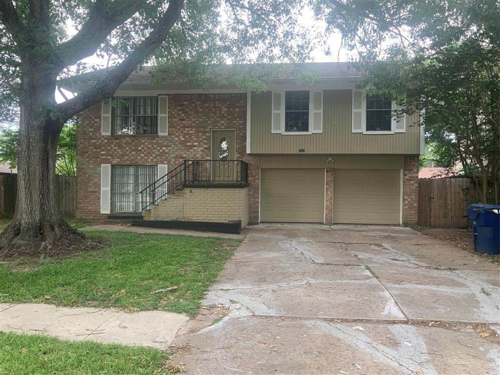 3403 Meadowview Drive - Photo 1