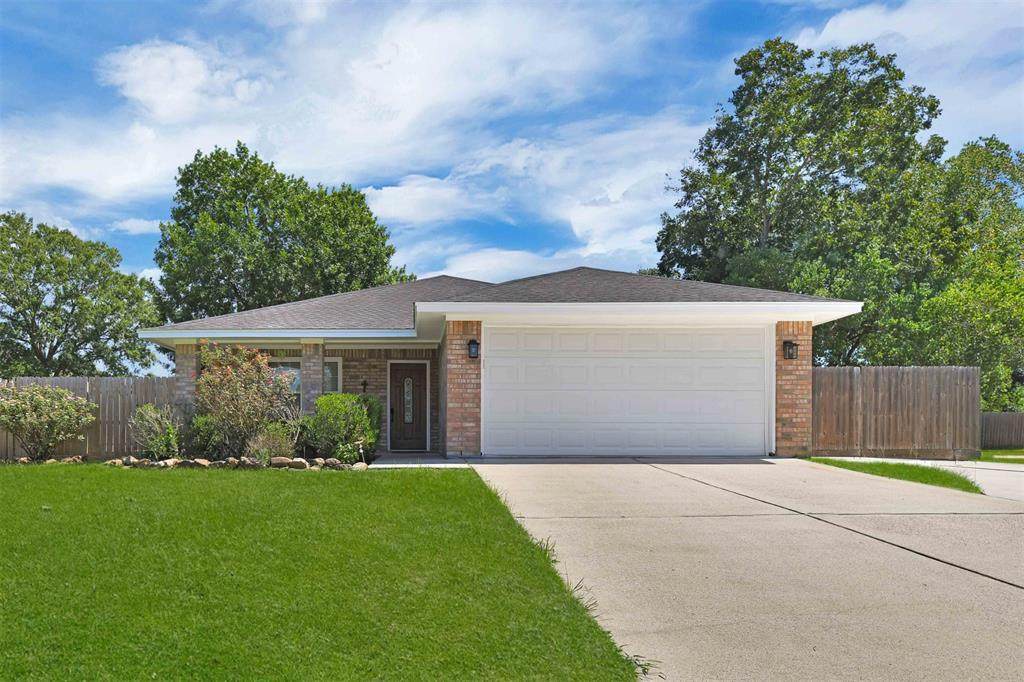 138 Hillside Drive - Photo 1