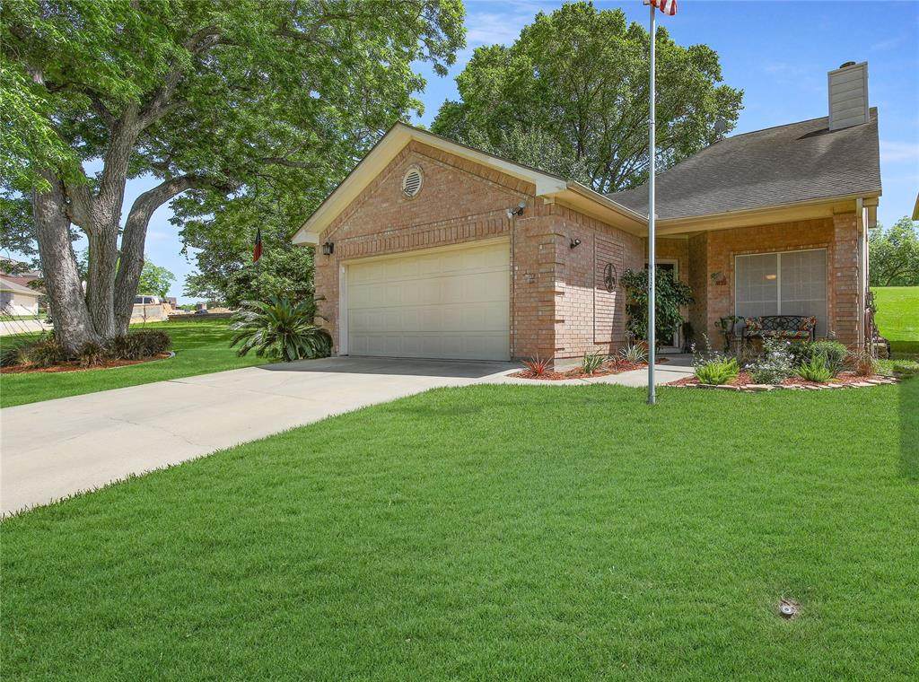 112 Harbour Town Drive - Photo 1