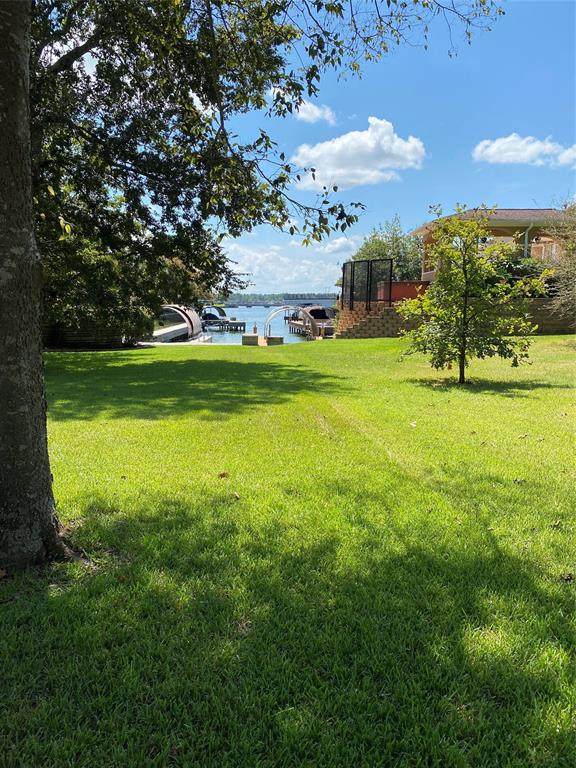 10 Bentwater Bay Circle - Photo 1