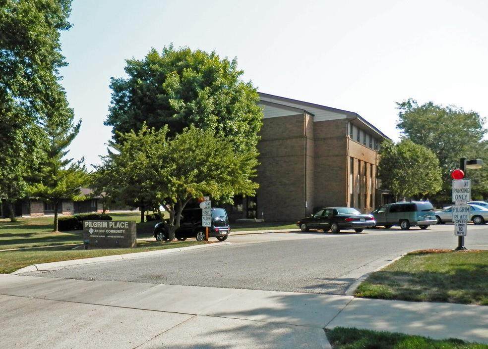 741 Illinois Ave - Photo 1