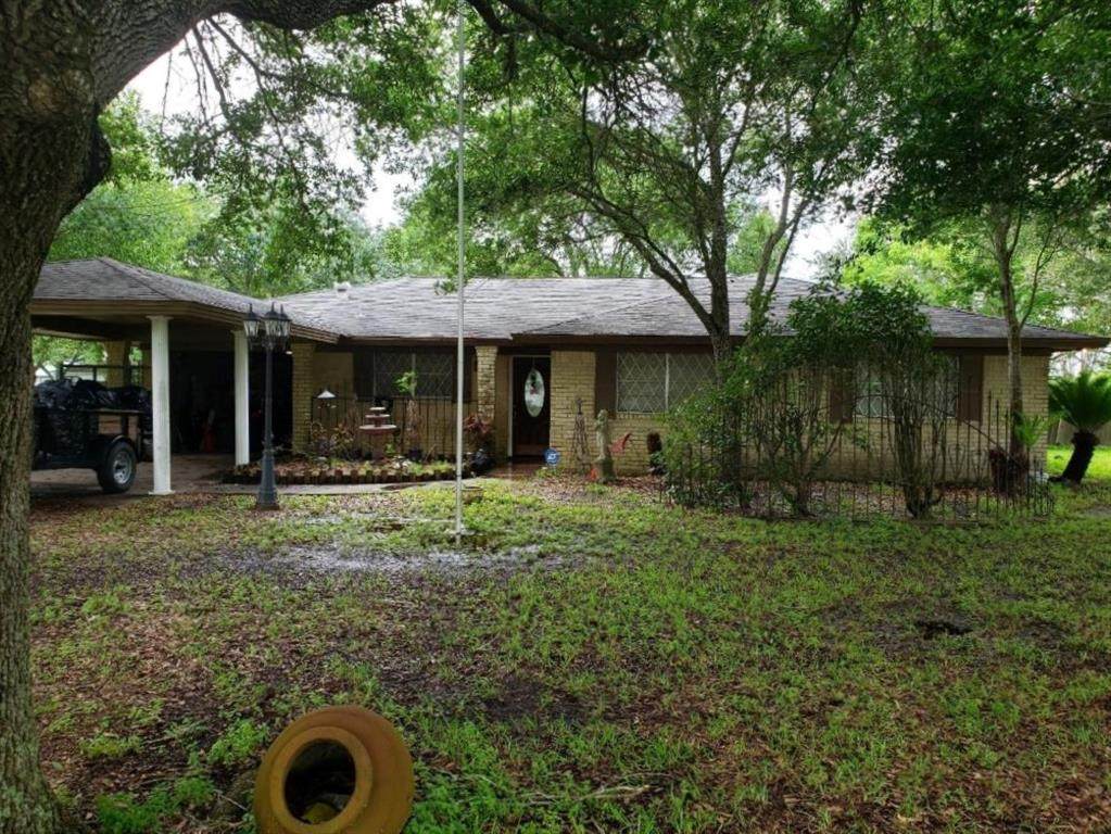 586 Agnes Street - Photo 1