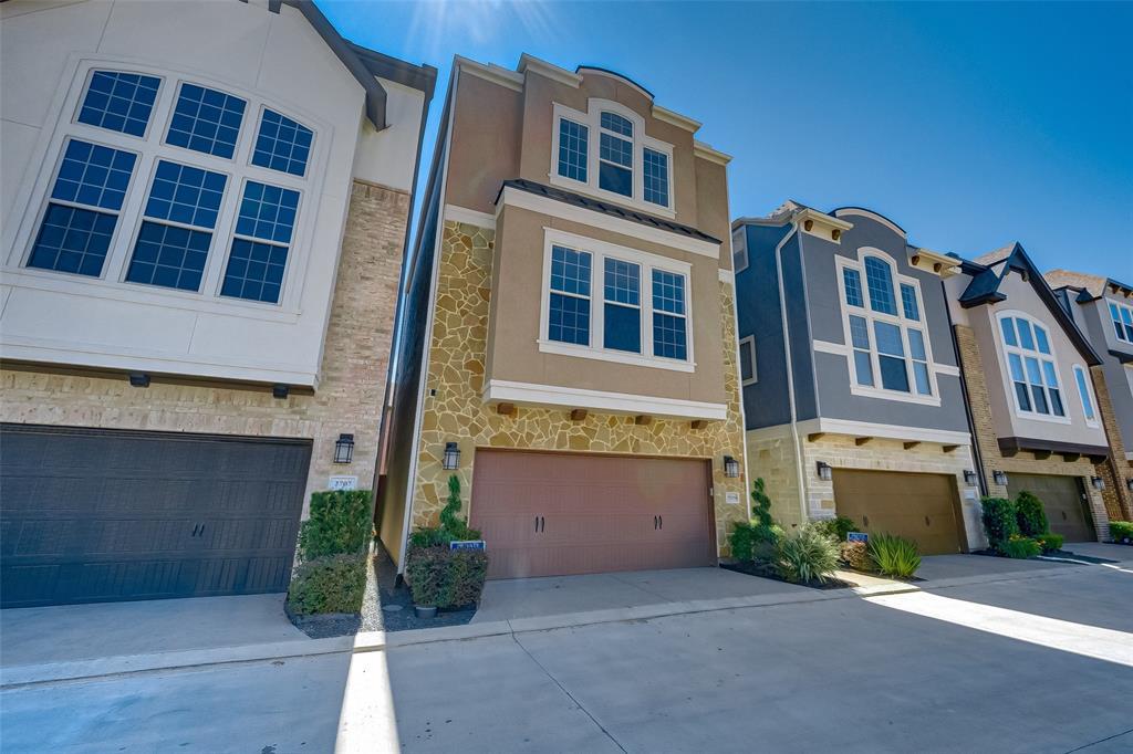 2709 Strathwood Lane - Photo 1
