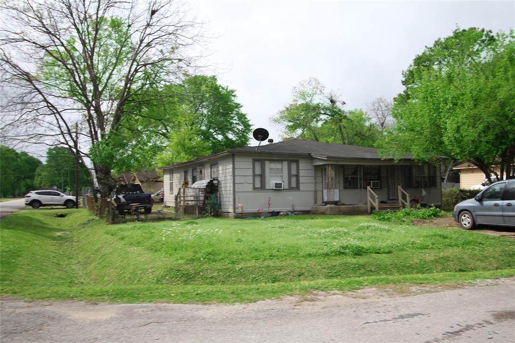 5638 Finch Street - Photo 1