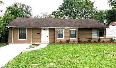 6043 Lyndhurst Drive - Photo 1