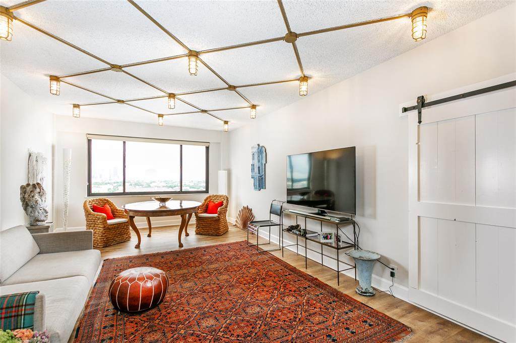 1400 Hermann Drive - Photo 1