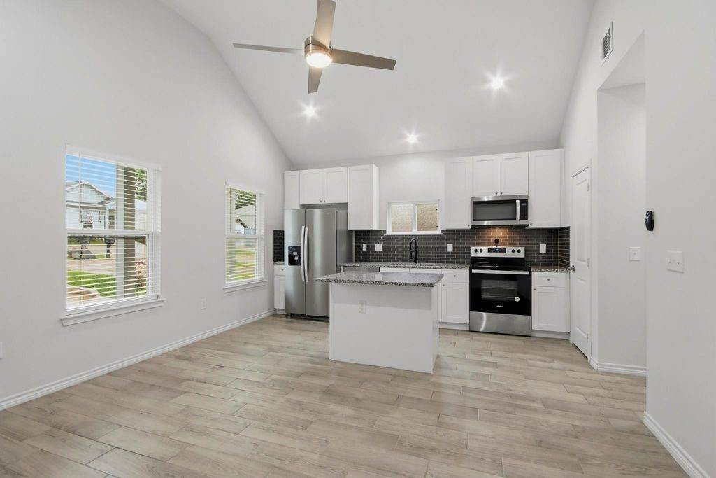 16902 Balmoral - Photo 1