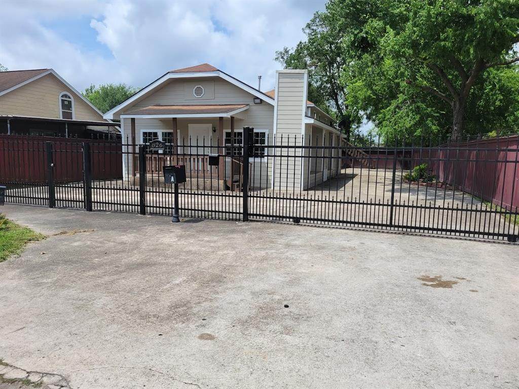 826 Hahlo Street - Photo 1