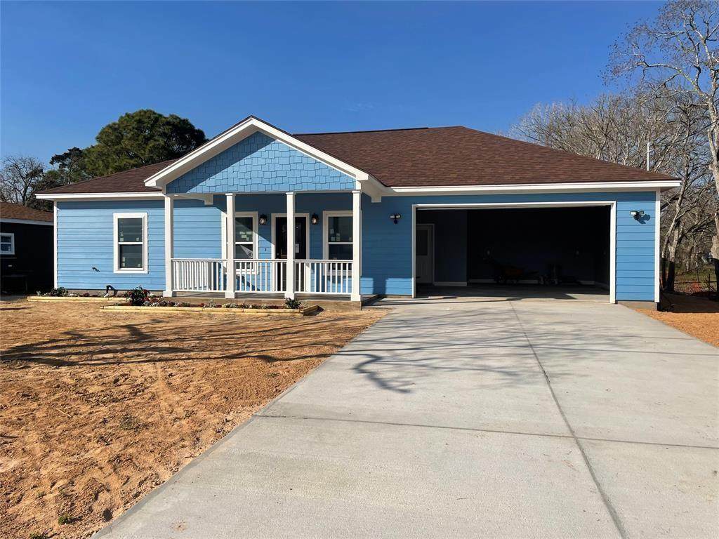 1506 Sylvia St - Photo 1
