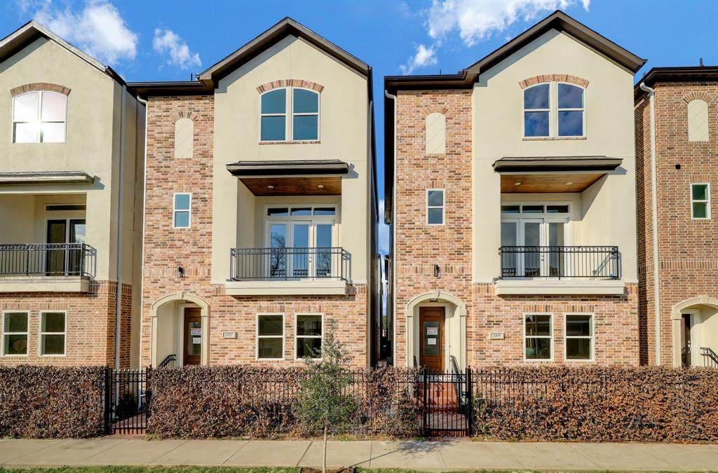 1009 28th Street - Photo 1