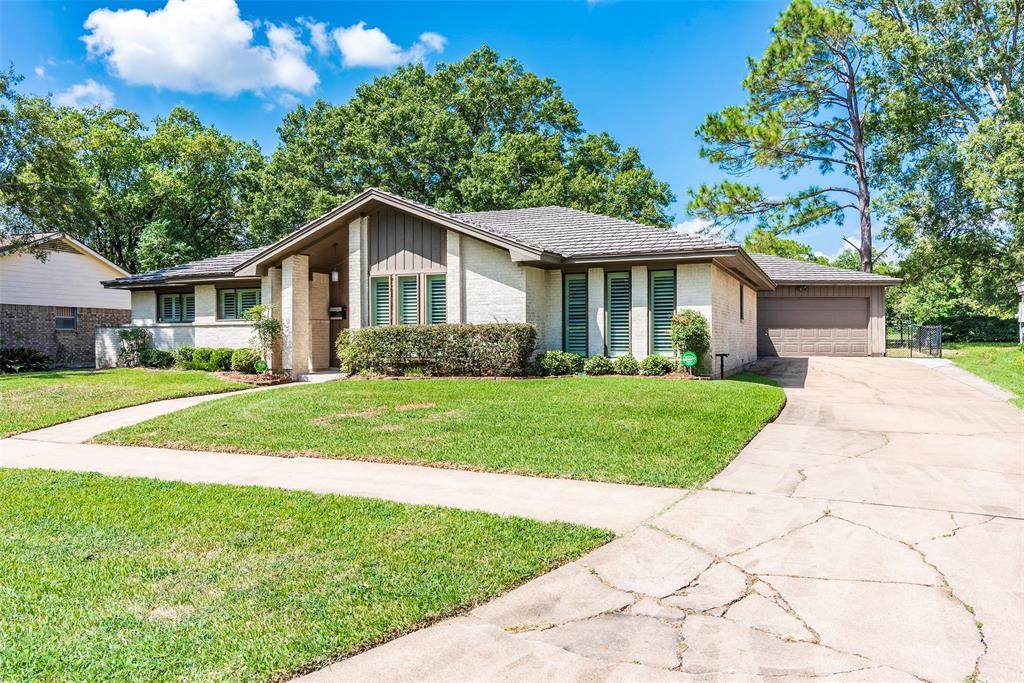 15318 Torry Pines Road - Photo 1