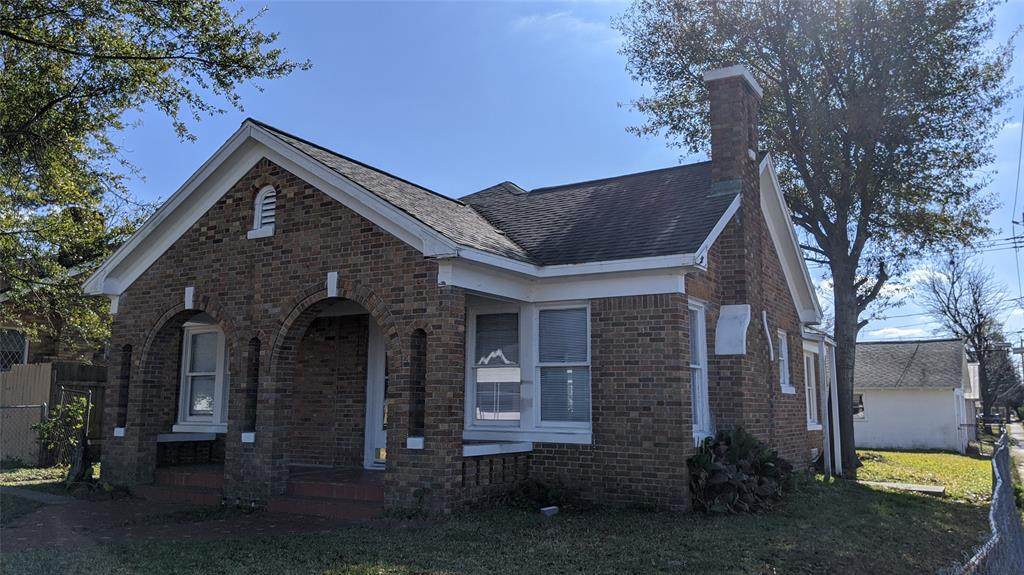 3229 Wisconsin Street - Photo 1