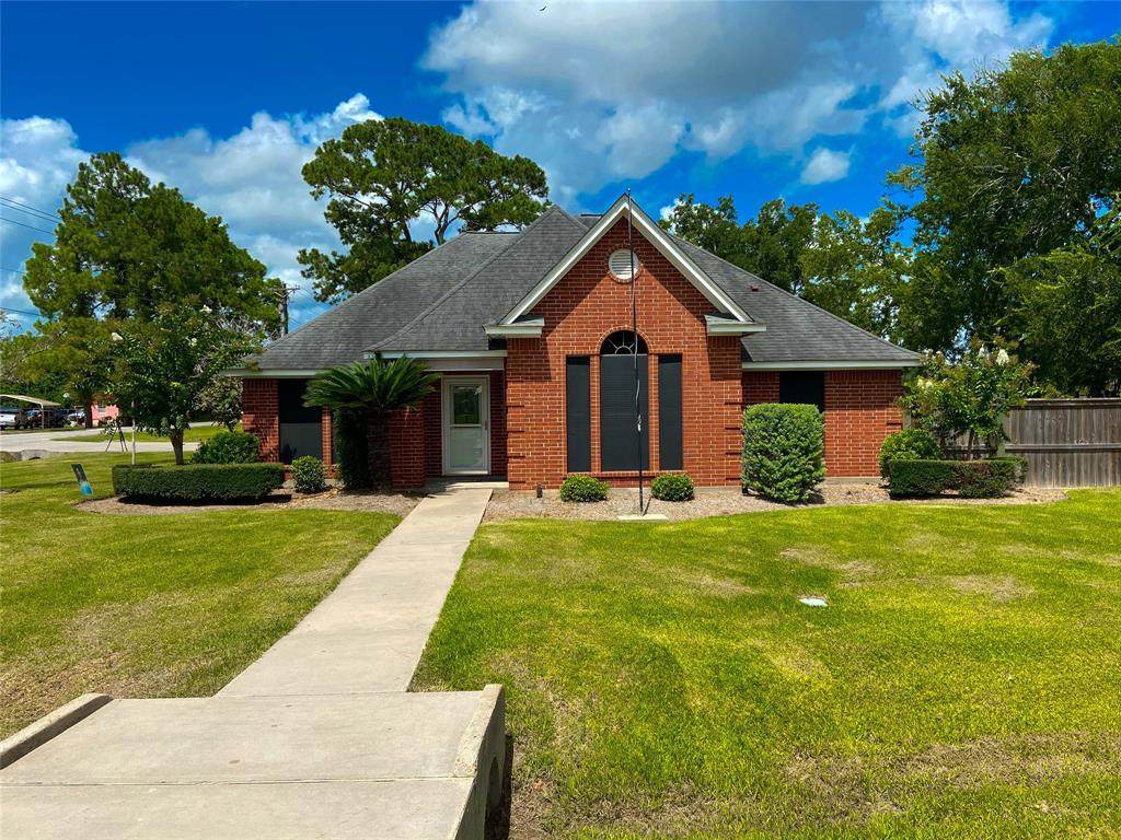 202 Silverleaf Road - Photo 1
