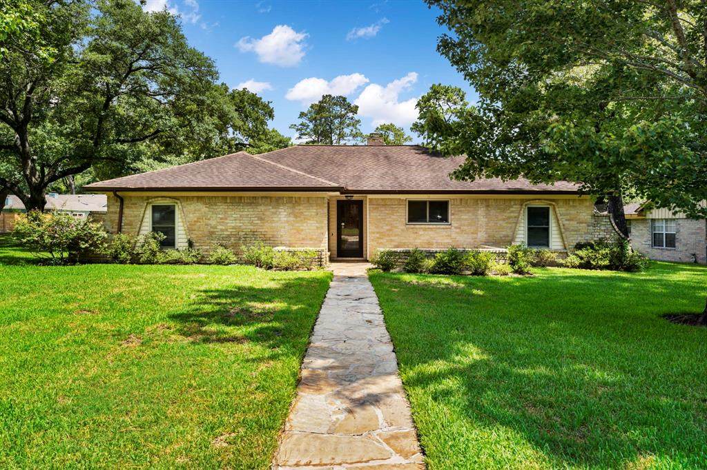 1103 Glouchester Lane - Photo 1