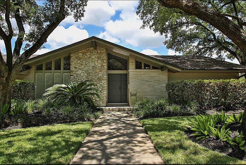 5202 Braesheather Drive - Photo 1