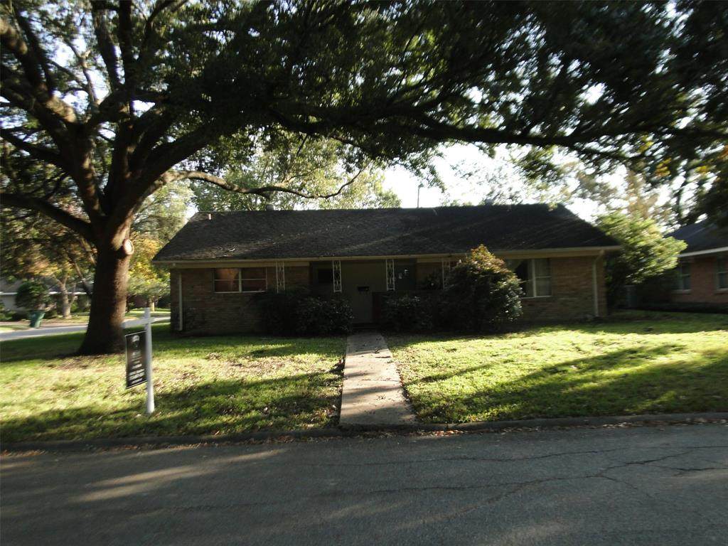 4301 Tonawanda Drive - Photo 1