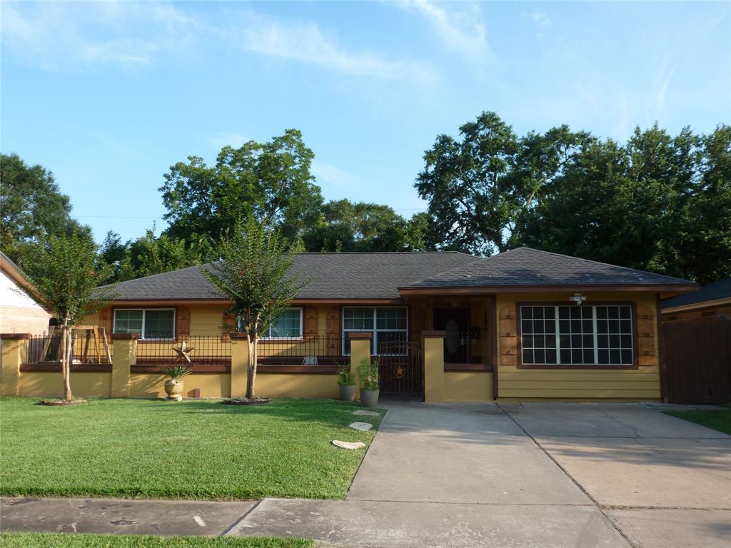 530 Elton Street - Photo 1