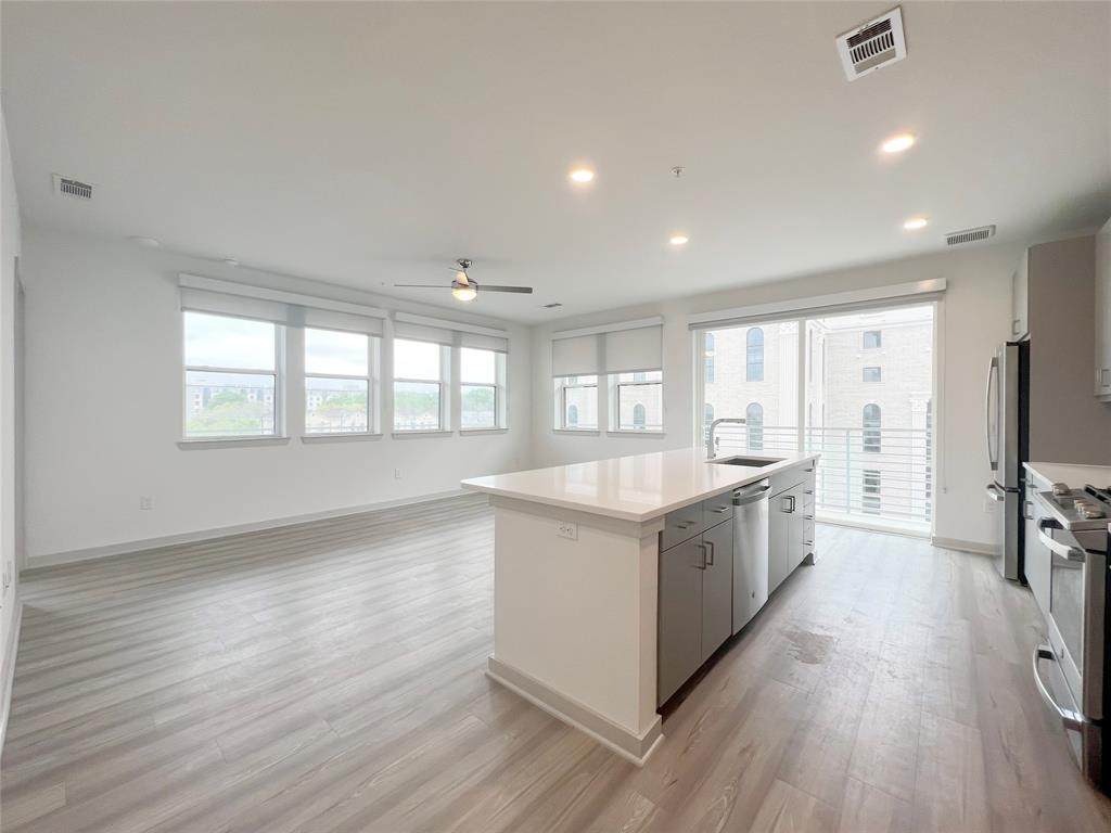 2000 Dallas Street - Photo 1