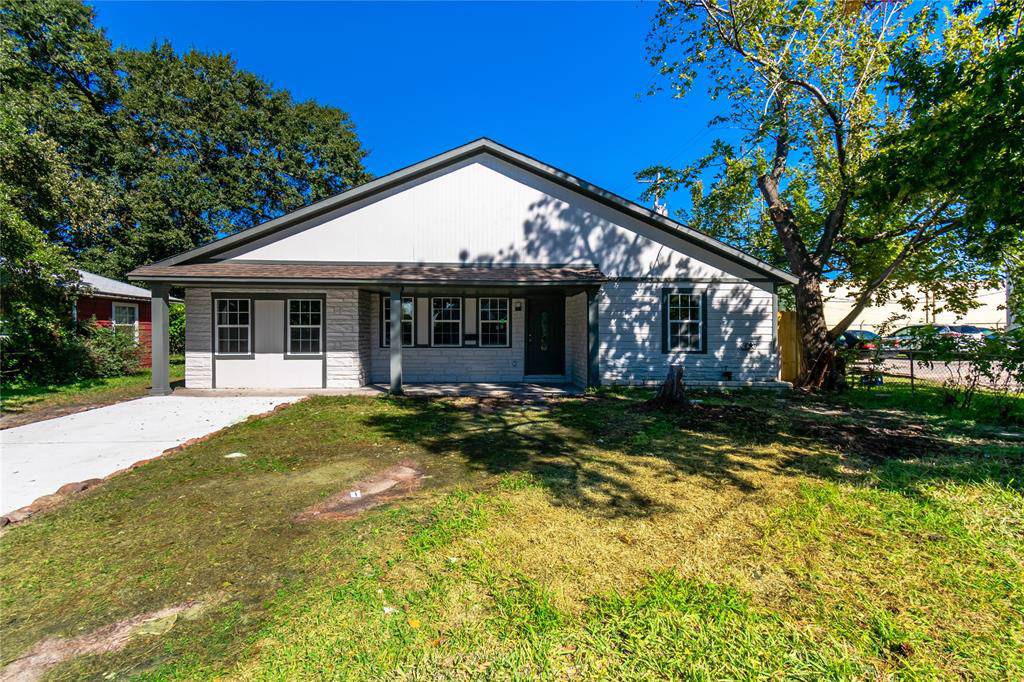 112 Lamar Drive - Photo 1