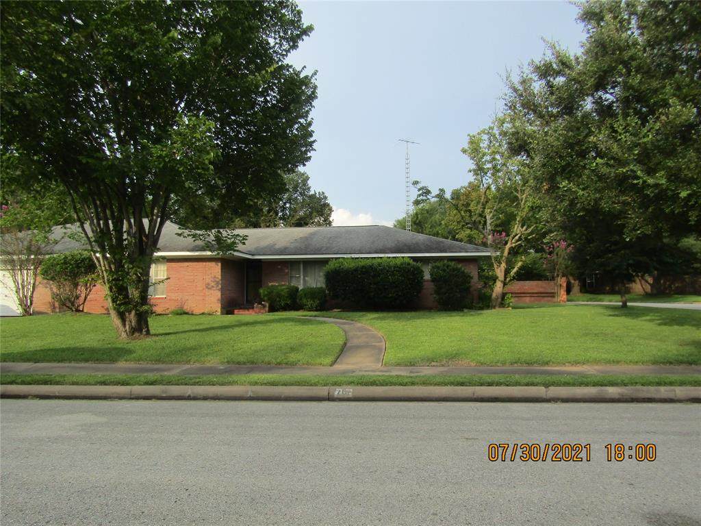200 Elm Street - Photo 1