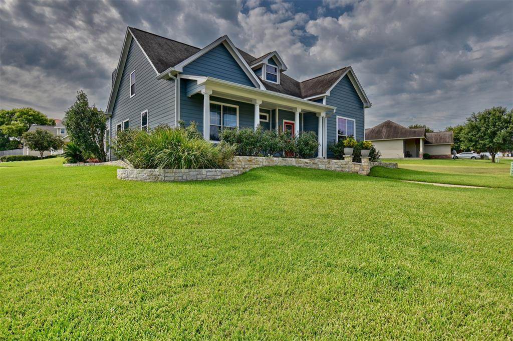 2106 Springwood Drive - Photo 1