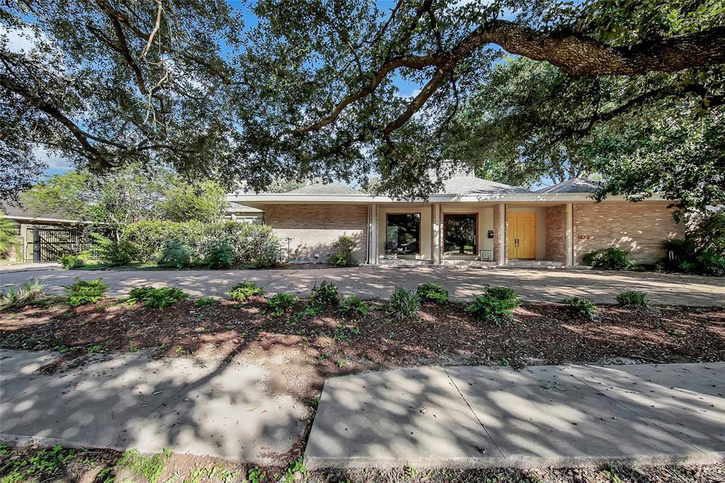 5134 Braesheather Drive - Photo 1