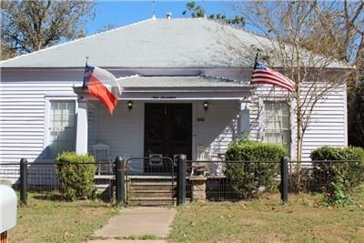 917 Prairie Street - Photo 1