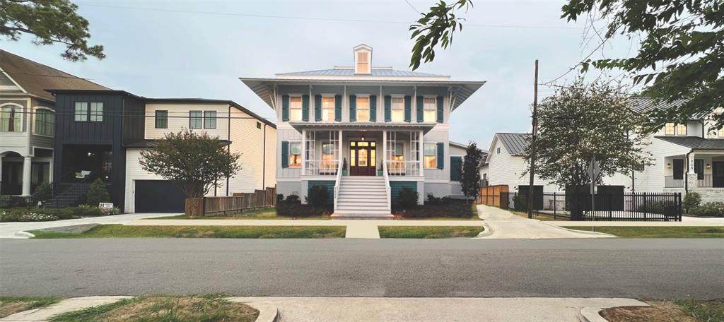 1906 14th Street - Photo 1