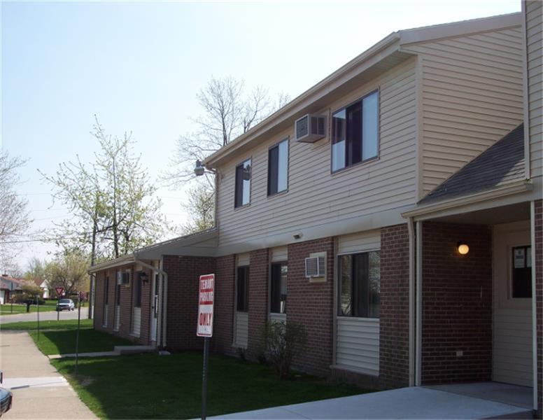 413 Division Street - Photo 1