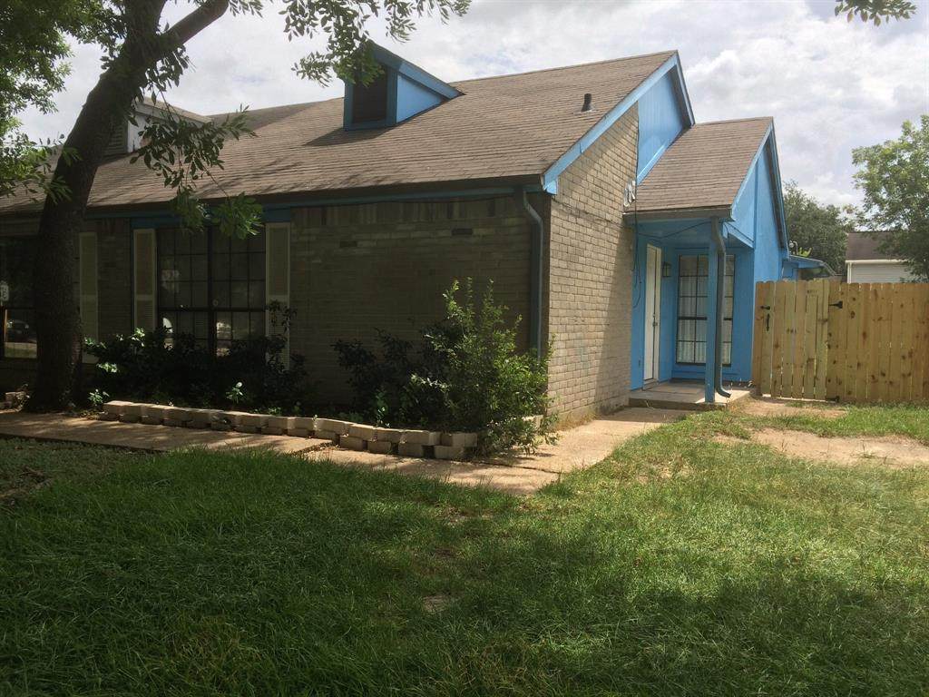 5610 Hollow Pines Drive - Photo 1