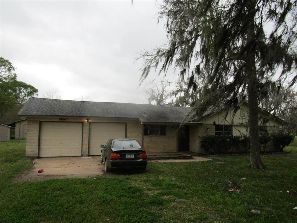 19847 County Road 319 - Photo 1
