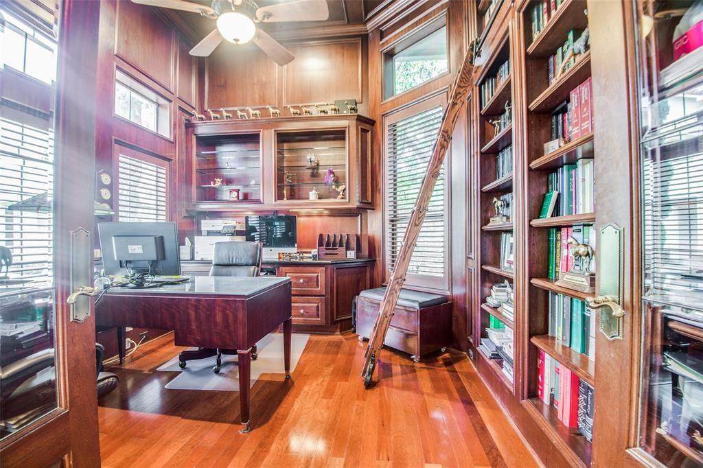 2626 Tudor Manor - Photo 1