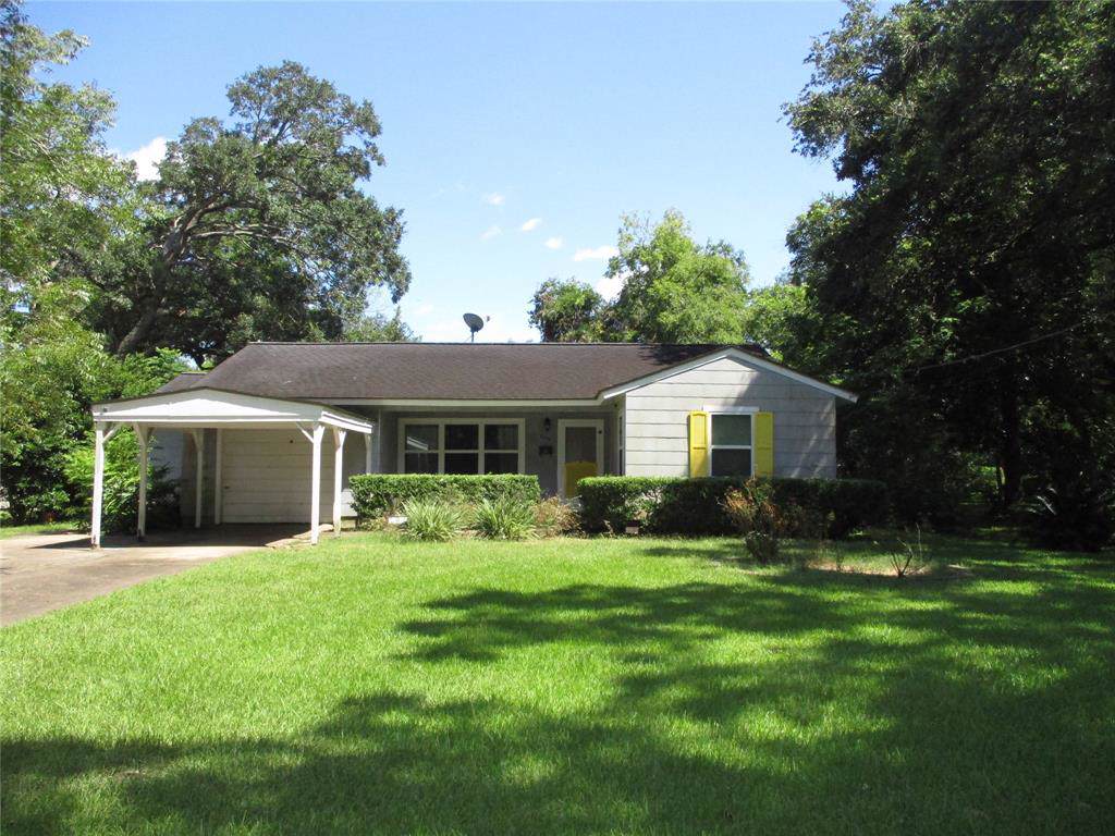 708 Avenue B - Photo 1
