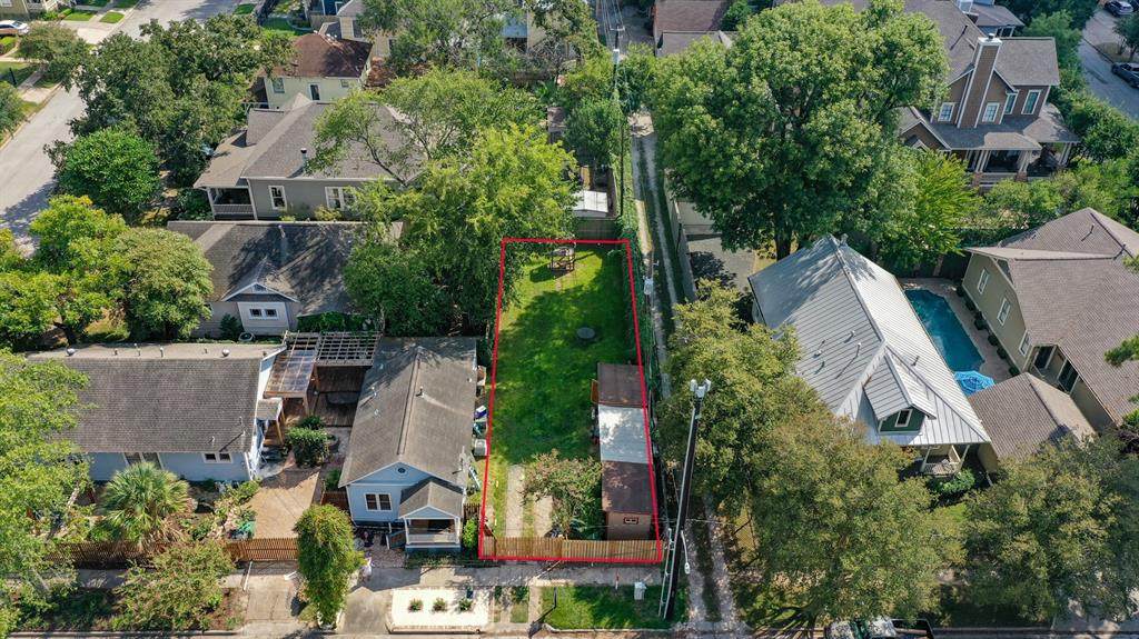 238 W 16th Street - Photo 1