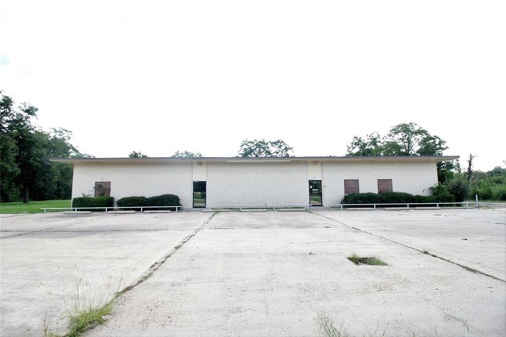 2918 Richmond Road - Photo 1