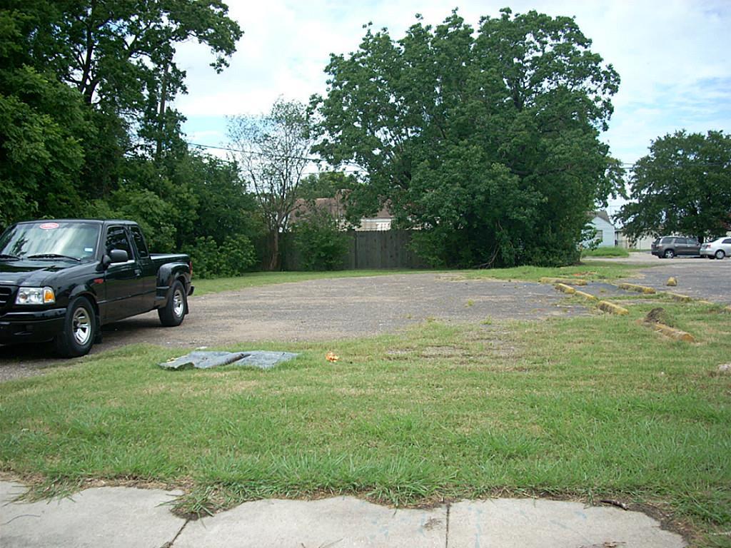 516 Pasadena Boulevard - Photo 1