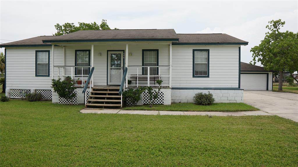 646 6th Street - Photo 1