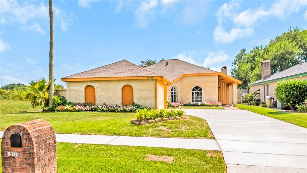 12119 Meadow Pines Drive - Photo 1
