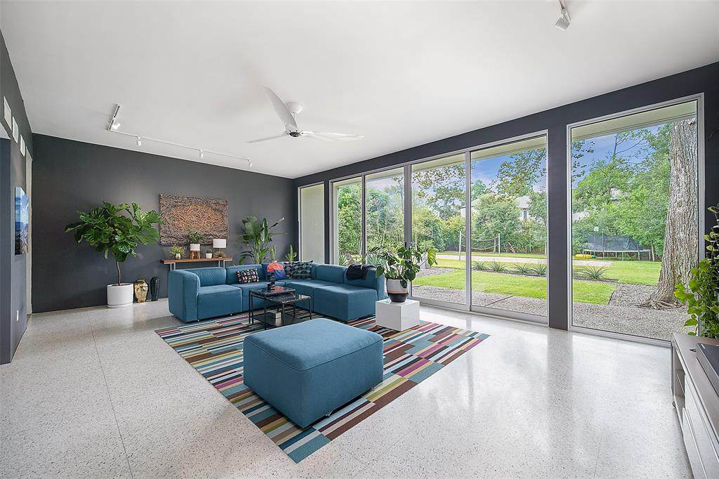 9007 Manhattan Drive - Photo 1
