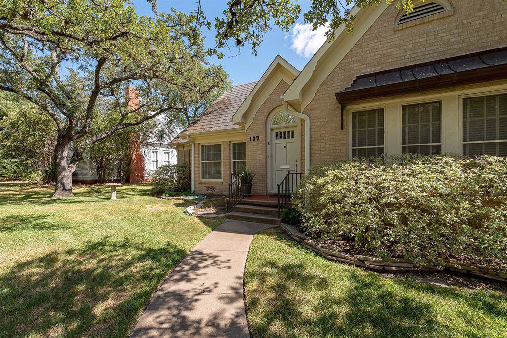 107 Pershing Avenue - Photo 1