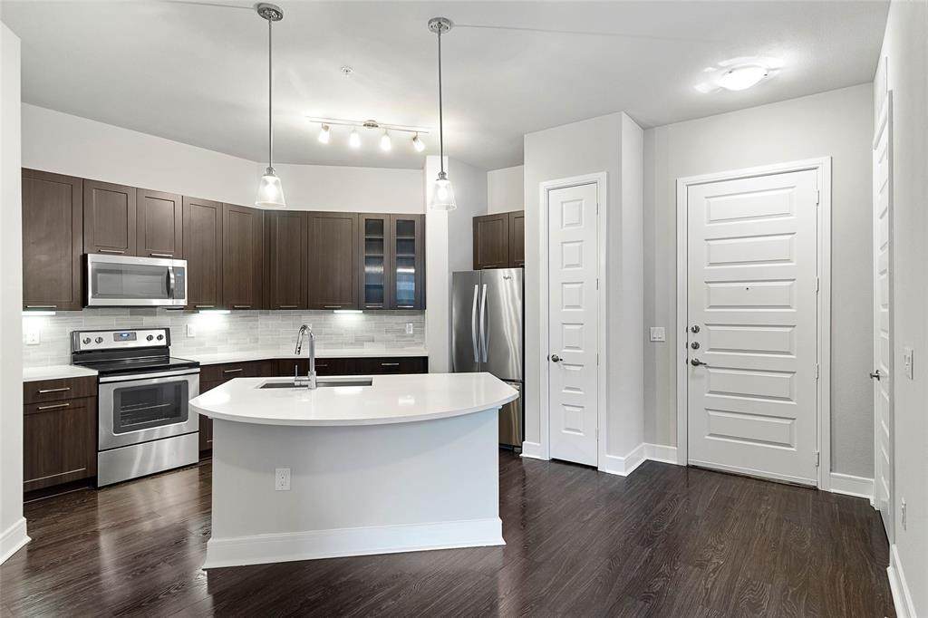 3131 N Timmons Ln - Photo 1