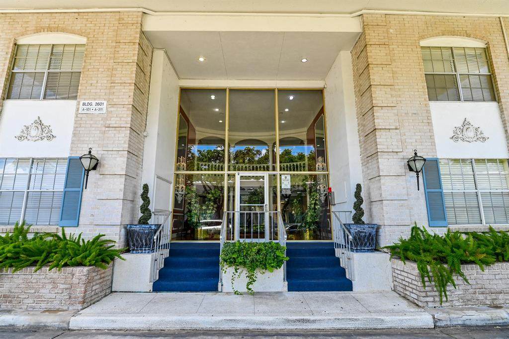 2601 Bellefontaine Street - Photo 1