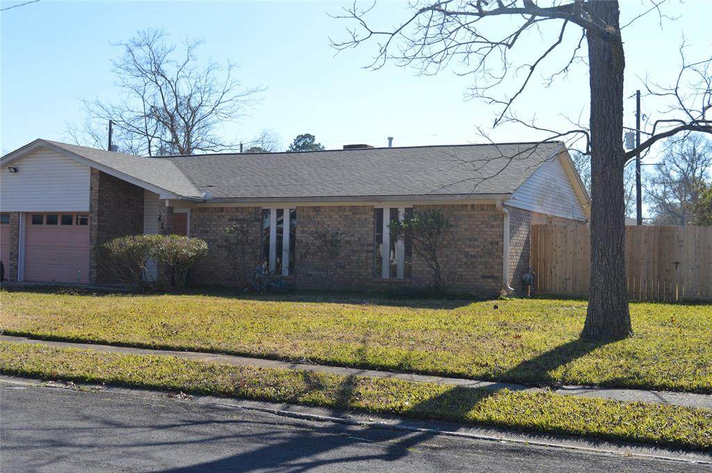 211 Valley Drive - Photo 1