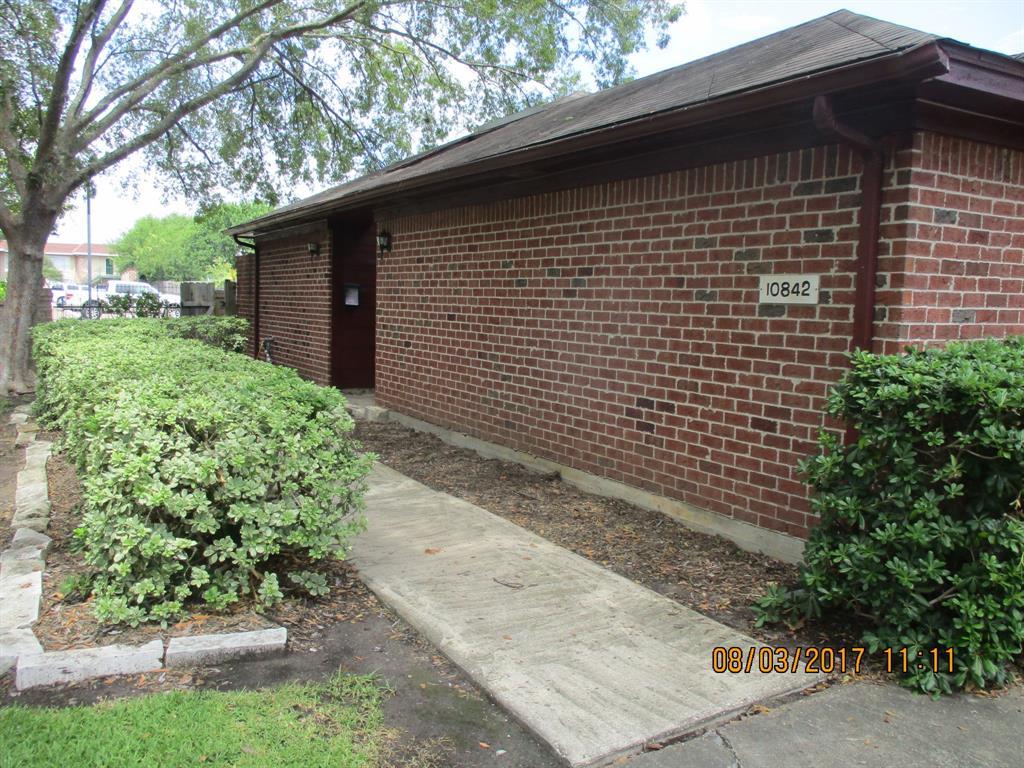 10842 Lynbrook Drive - Photo 1