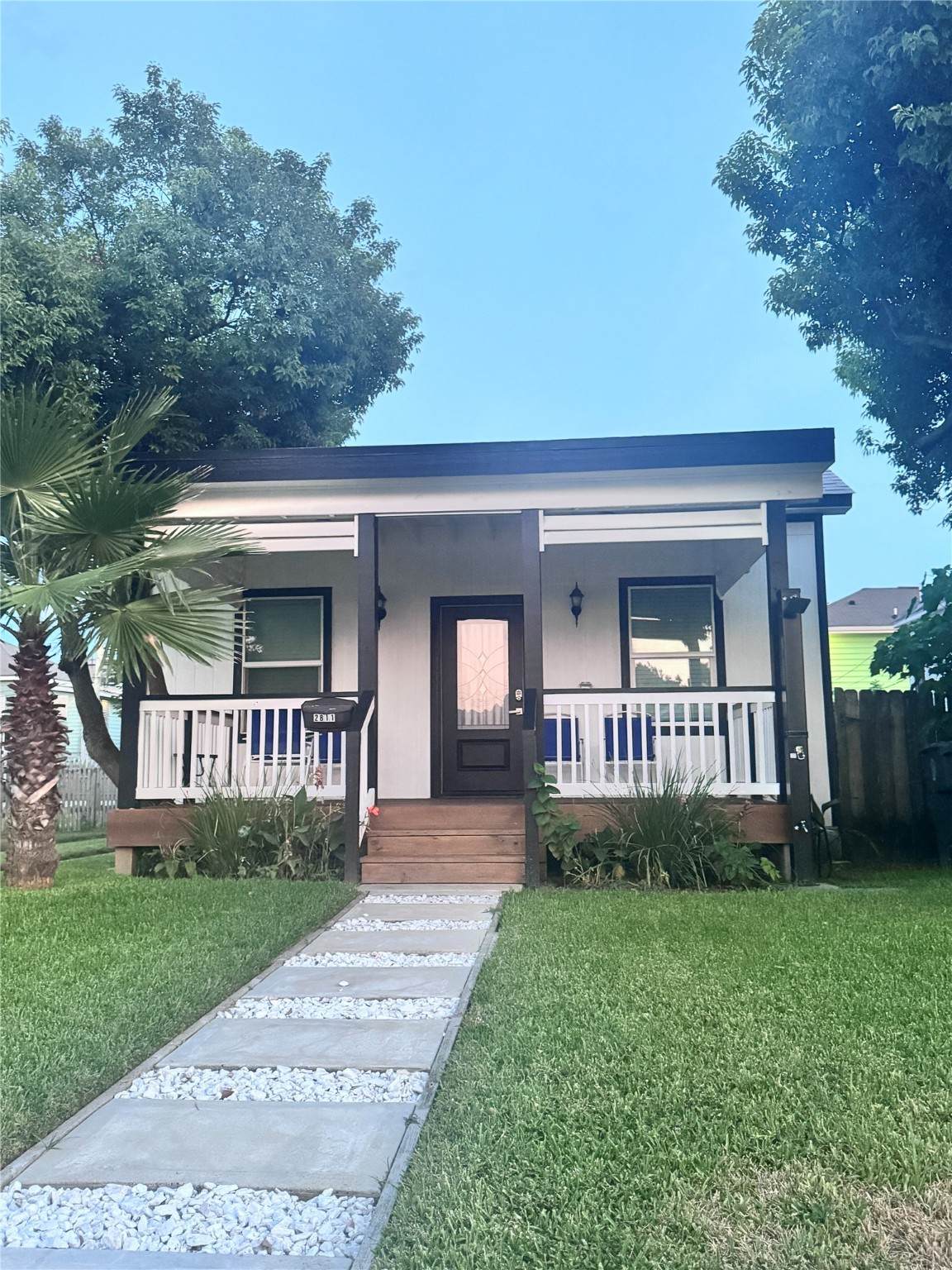 2811 Avenue Q 1/2 - Photo 1