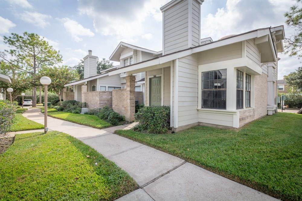 6239 Ludington Drive - Photo 1