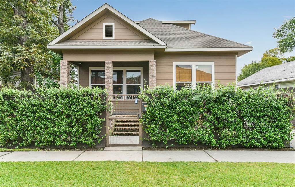 2411 Everett Street - Photo 1
