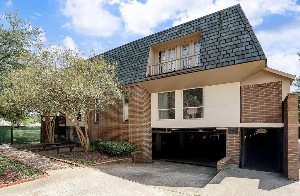 2415 Shakespeare - Photo 1