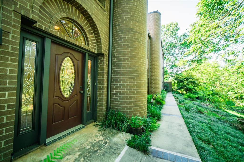 19 Crestwood Drive - Photo 1