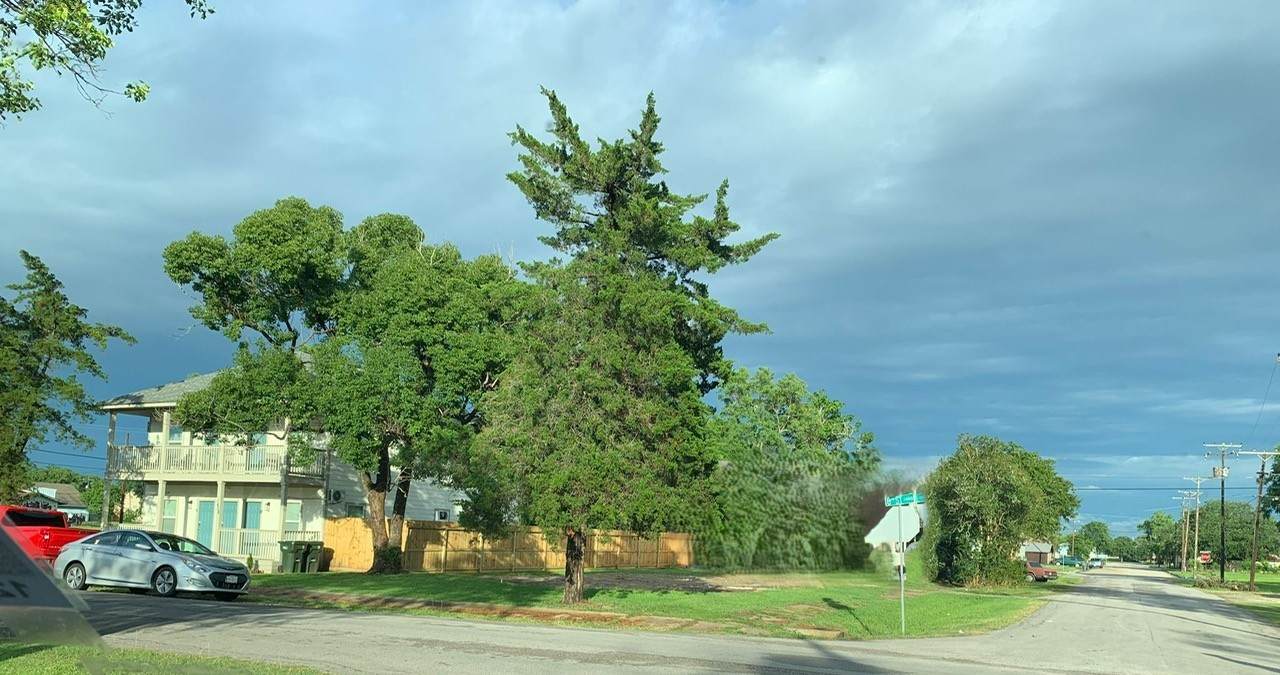 1400 8th Street - Photo 1